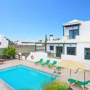 Villa Jessica By